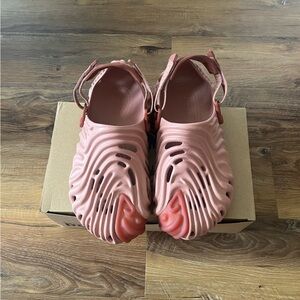 SALEHE BEMBURY X CROCS THE POLLEX CLOG